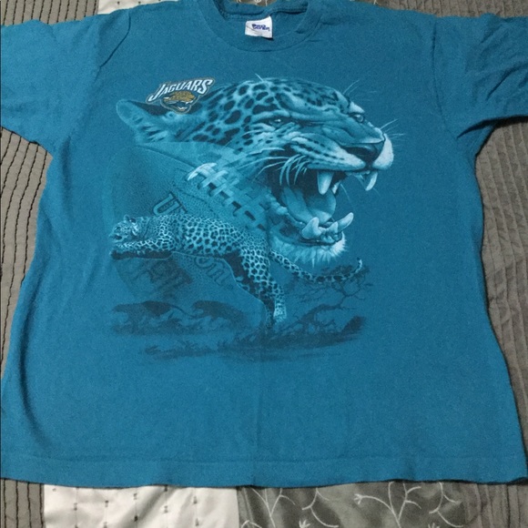 Vintage Jaguars Football T-Shirt--- Size---Large - Picture 1 of 3